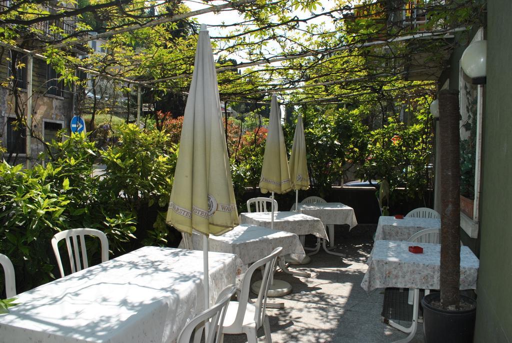 Albergo Alla Rocca Garda  Kültér fotó