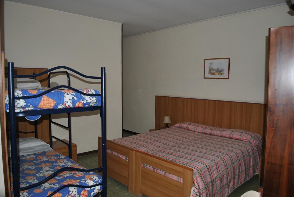 Albergo Alla Rocca Garda  Szoba fotó