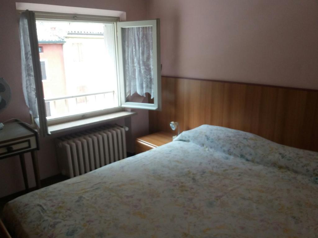Albergo Alla Rocca Garda  Kültér fotó